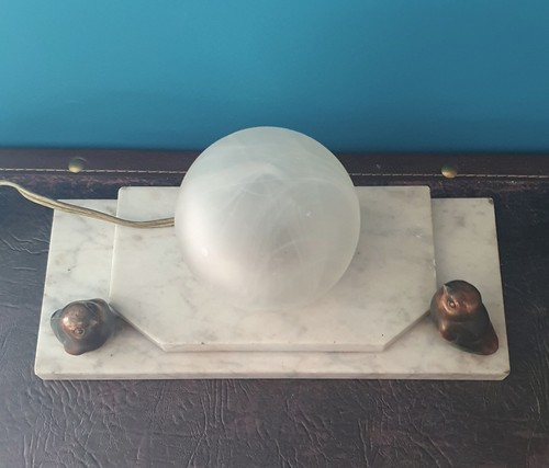 Ancienne lampe chevet sur - ancienne, de