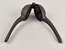 Ancien casse-noisette en fonte Skeppshult Suède