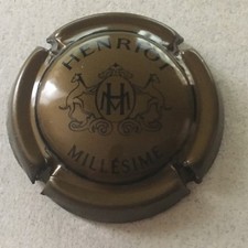 Capsule de champagne HENRIOT (54c. Millésime bronze)
