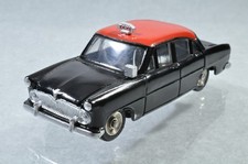 BK346 Dinky Toys France #24ZT Simca Ariane Taxi R/-