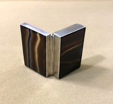 belle boite à pilules en