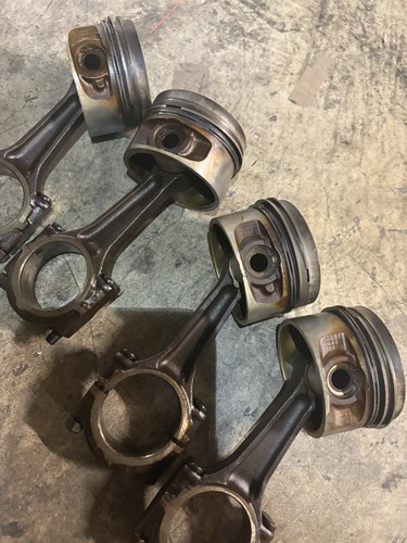 Piston avec bielle - piston,