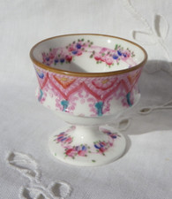 MINTON - COQUETIER EN PORCELAINE ANGLAISE