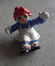 Vintage 1988 Vinyl Sitting Raggedy Ann Figurine 1 3/4" Tall