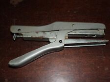 Agrafeuse BOSTITCH model P 3