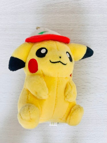 Peluche pikachu avec - pikachu,