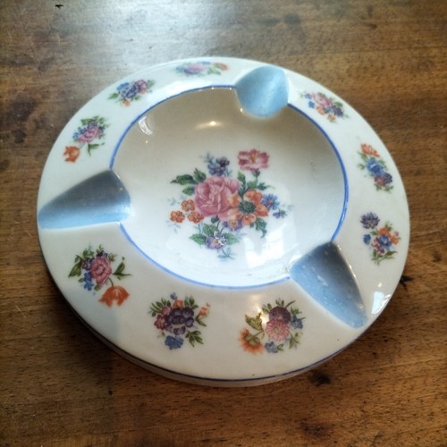 Joli cendrier porcelaine - cendrier,