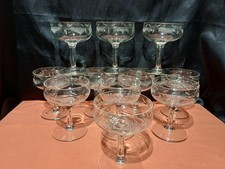 lot de 11 coupes champagne verres anciennes motifs gravés