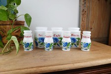 Lot de 7 pots à épices