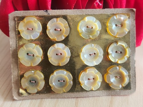 Rare petite plaque - , boutons