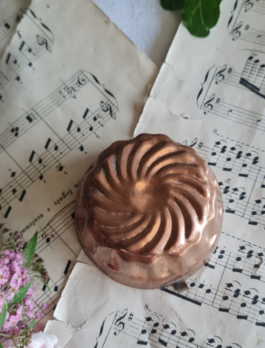 Ancien petit moule cuivre - petit,