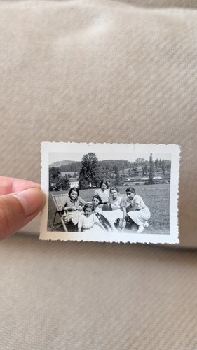 Photo ancienne famille jardin