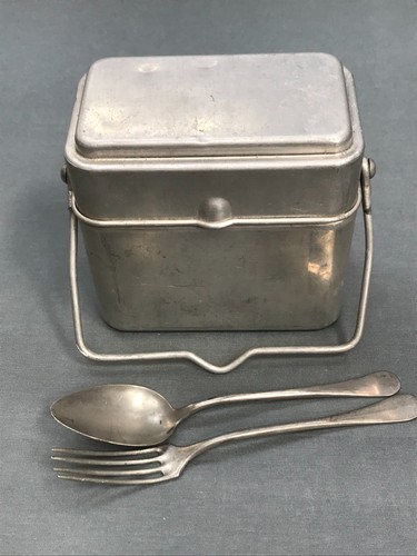Gamelle modèle 1935 - ,, datée