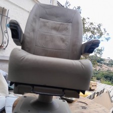 Support de siège rotatif pour VW T4, avec fauteuil en cuir abimé