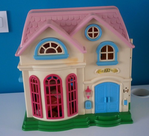 Jolie maison poupées - de,