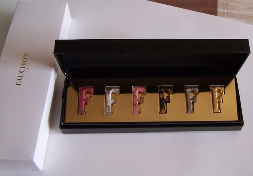 Coffret neuf fèves fauchon - coffret,
