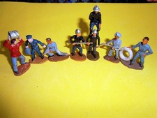 LOT DE 8 PERSONNAGES  STARLUX