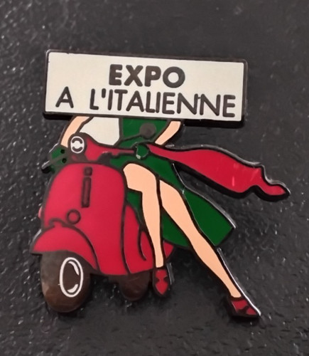 Pin scooter vespa rouge - scooter,