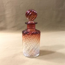 ancien flacon à parfum en cristal de BACCARAT modèle BAMBOU ROUGE / ROSE 16 cm