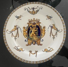 Assiette en faïence de GIEN décor Renaissance sur fond blanc n°1