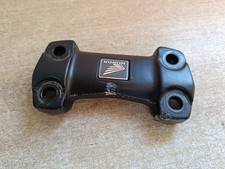 Un pontet supérieur moto