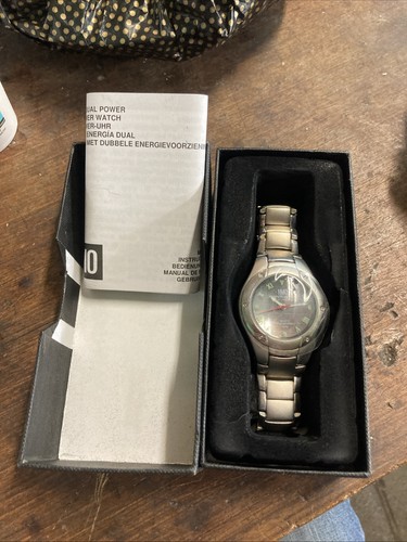 Montre hmo perpetual solaire - montre,