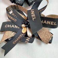 Broche fait main avec ruban