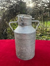 Pot à lait ancien en