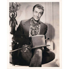 LE ROMAN DE MARGUERITE GAUTHIER Photo de presse 939-121 - 20x25 cm. - 1936 - Gre