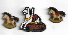 lot de 3 pin's chevaux de bois, manèges
