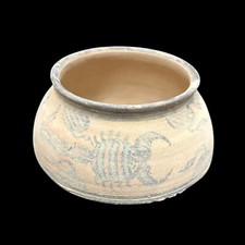 ANCIEN POT PEINT SCORPION EN