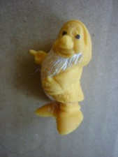Figurine gomme ESSO GLUPS Blanche Neige et les 7 nains DORMEUR  version  JAUNE