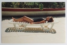 Femme bronze transat bain soleil allongée - Photo vintage snapshot