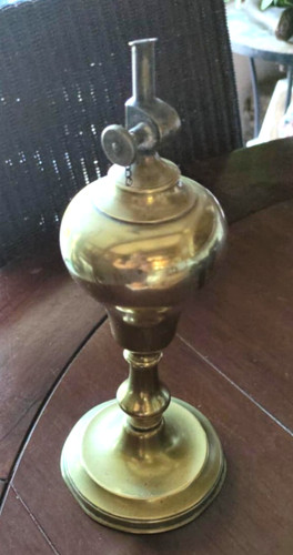 Ancienne lampe huile - à,