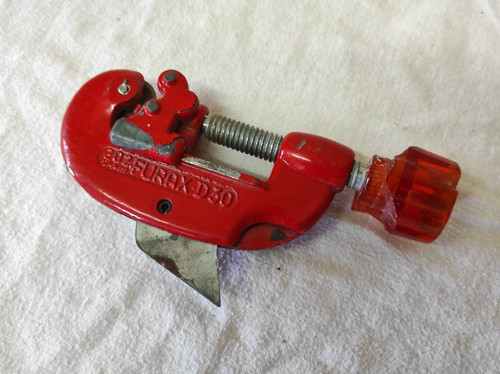 Outil main plomberie coupe - outil,