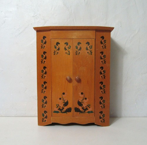 Maison poupée armoire - :,