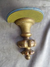 JOLIE CONSOLE D'APPLIQUE ancienne, en bois sculpté et doré.