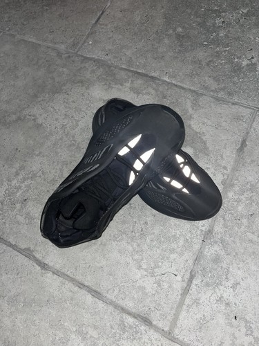 Yeezy 700 full black - 700,