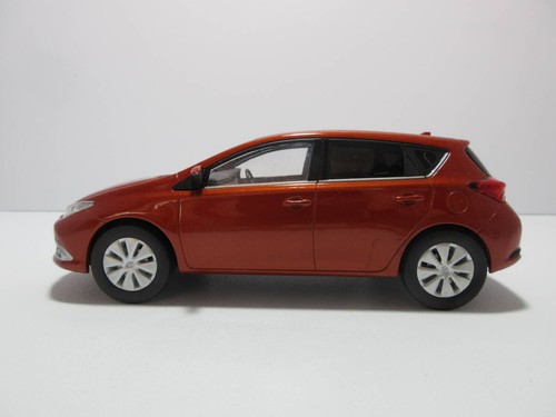 Voiture miniature auris - miniature,