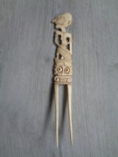 ANCIEN PEIGNE EN OS SCULPTE OBJET ETHNIQUE  N°3
