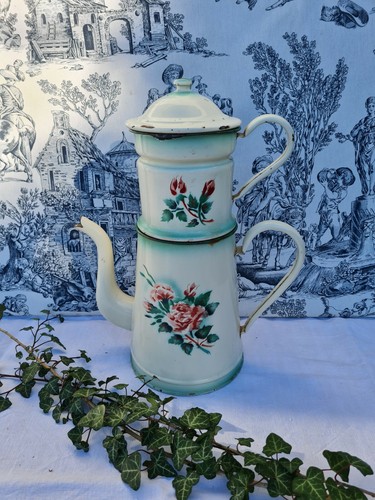 Ancienne grosse cafetiere - grosse,