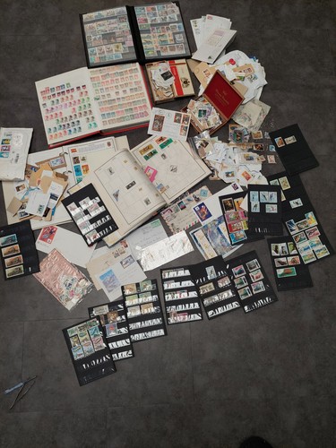 Lot timbres anciens albums - lot,