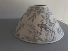 Abat-jour  en toile de Jouy  - fond écru  -  scène champêtre - diamètre : 25 cm