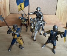Lot 2003 Schleich  Germany 3 Knights et 1 Chevalier du Moyen Âge  PAPO archer