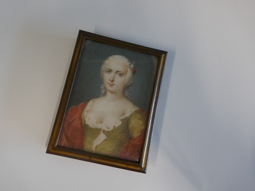Miniature femme circa - miniature,