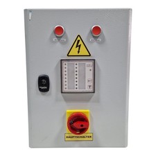 Armoire Électrique Industrielle – Non Testée / Défectueuse – Fermée Sans Clé