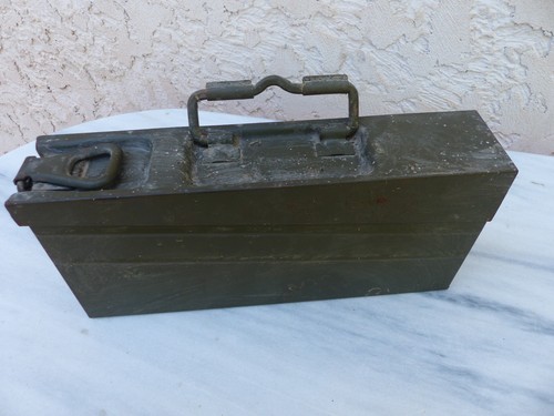 Boite munitions militaires - boite,