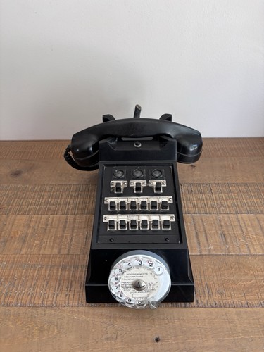 Ancien téléphone standard - ancien,