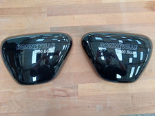 Caches latéraux TRIUMPH