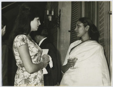 Sonali Senroy DasGupta, sceneggiatore e sposa di Roberto Rossellini (1957–1977) 